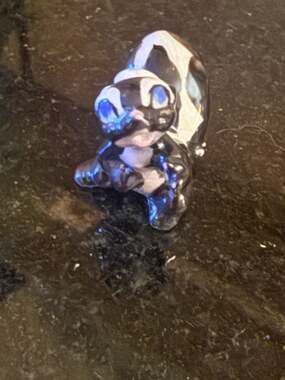 Vintage Hagen-Renaker Disney Bambi Flower the Skunk Miniature Ceramic Figurine